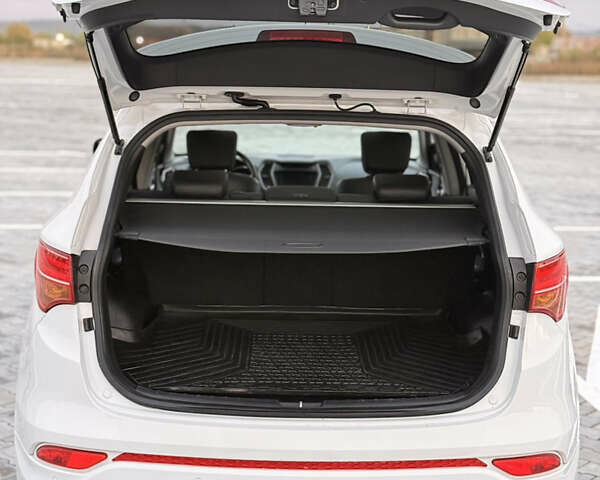 Белый Хендай Санта Фе, объемом двигателя 2.2 л и пробегом 184 тыс. км за 17399 $, фото 19 на Automoto.ua