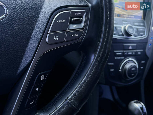 Білий Хендай Санта Фе, об'ємом двигуна 2 л та пробігом 223 тис. км за 17900 $, фото 21 на Automoto.ua