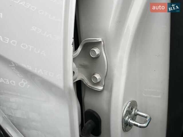 Білий Хендай Санта Фе, об'ємом двигуна 2.2 л та пробігом 124 тис. км за 18700 $, фото 77 на Automoto.ua