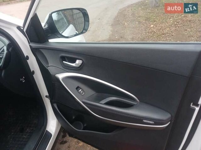 Белый Хендай Санта Фе, объемом двигателя 2.2 л и пробегом 124 тыс. км за 16500 $, фото 24 на Automoto.ua