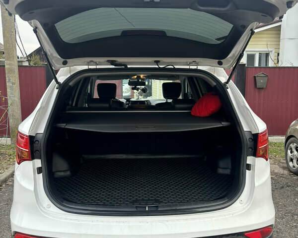 Белый Хендай Санта Фе, объемом двигателя 2.36 л и пробегом 193 тыс. км за 16800 $, фото 12 на Automoto.ua