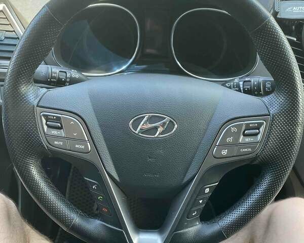 Белый Хендай Санта Фе, объемом двигателя 2.2 л и пробегом 214 тыс. км за 23000 $, фото 9 на Automoto.ua