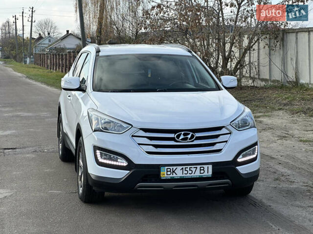 Белый Хендай Санта Фе, объемом двигателя 2.2 л и пробегом 123 тыс. км за 17300 $, фото 1 на Automoto.ua