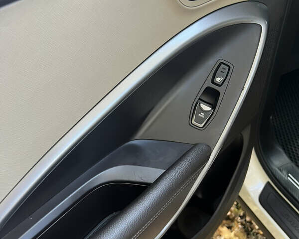 Белый Хендай Санта Фе, объемом двигателя 2.2 л и пробегом 306 тыс. км за 14500 $, фото 11 на Automoto.ua