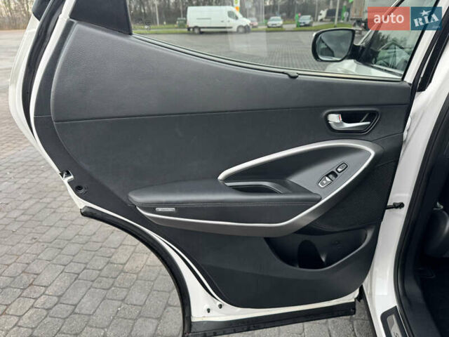Білий Хендай Санта Фе, об'ємом двигуна 2.2 л та пробігом 185 тис. км за 17800 $, фото 29 на Automoto.ua