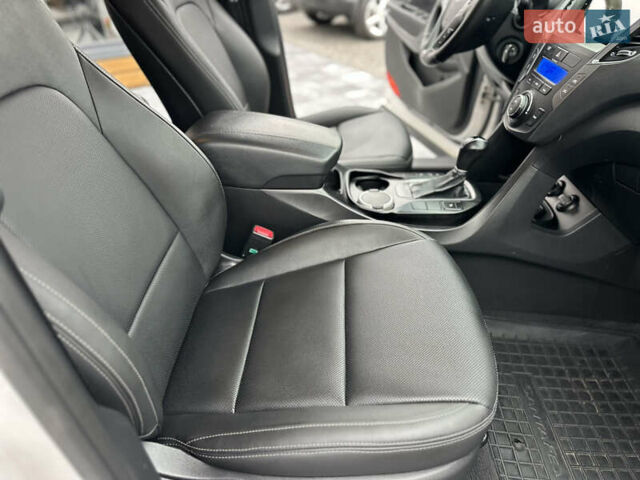 Білий Хендай Санта Фе, об'ємом двигуна 2.2 л та пробігом 124 тис. км за 18700 $, фото 72 на Automoto.ua