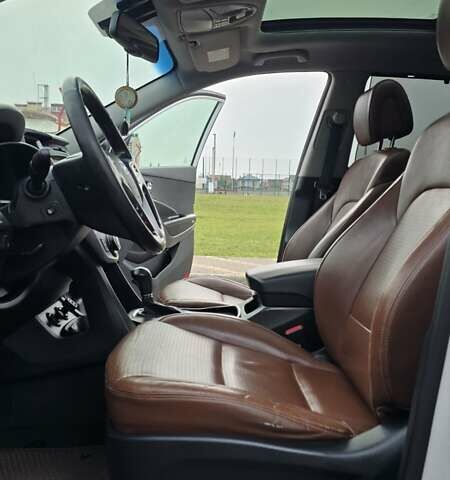 Хендай Санта Фе 2013 в Киеве на Automoto.ua Белый Хендай Санта Фе, объемом двигателя 2.36 л и пробегом 203 тыс. км за 14999 $, фото 38 на Automoto.ua