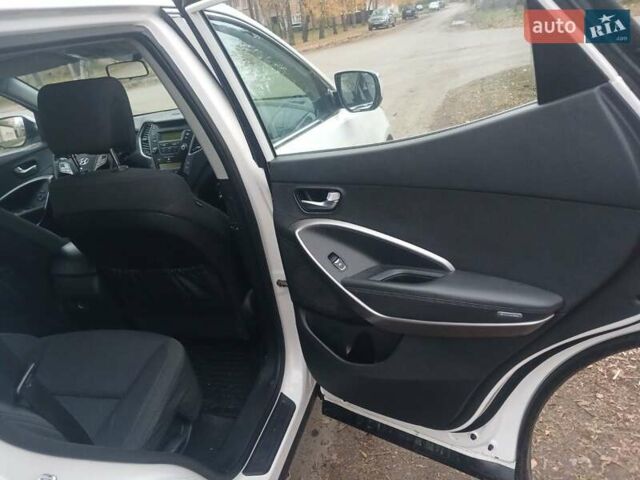 Белый Хендай Санта Фе, объемом двигателя 2.2 л и пробегом 124 тыс. км за 16500 $, фото 22 на Automoto.ua