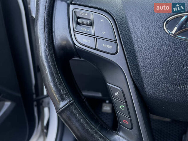 Білий Хендай Санта Фе, об'ємом двигуна 2 л та пробігом 223 тис. км за 17900 $, фото 20 на Automoto.ua