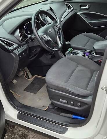 Білий Хендай Санта Фе, об'ємом двигуна 2.2 л та пробігом 212 тис. км за 16500 $, фото 11 на Automoto.ua