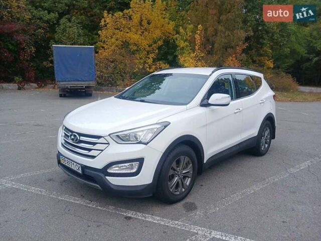 Хендай Санта Фе 2013 в Полтаве на Automoto.ua Белый Хендай Санта Фе, объемом двигателя 2.2 л и пробегом 123 тыс. км за 16999 $, фото 4 на Automoto.ua