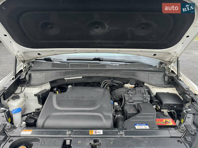 Білий Хендай Санта Фе, об'ємом двигуна 2.2 л та пробігом 185 тис. км за 17800 $, фото 48 на Automoto.ua