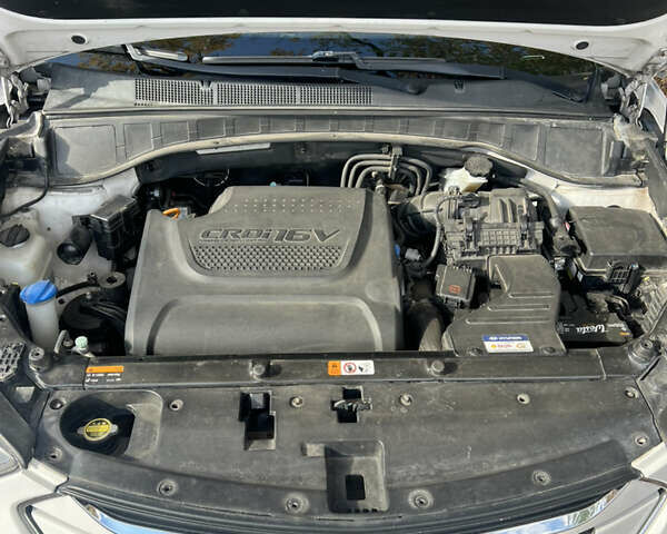 Белый Хендай Санта Фе, объемом двигателя 2.2 л и пробегом 306 тыс. км за 14500 $, фото 13 на Automoto.ua