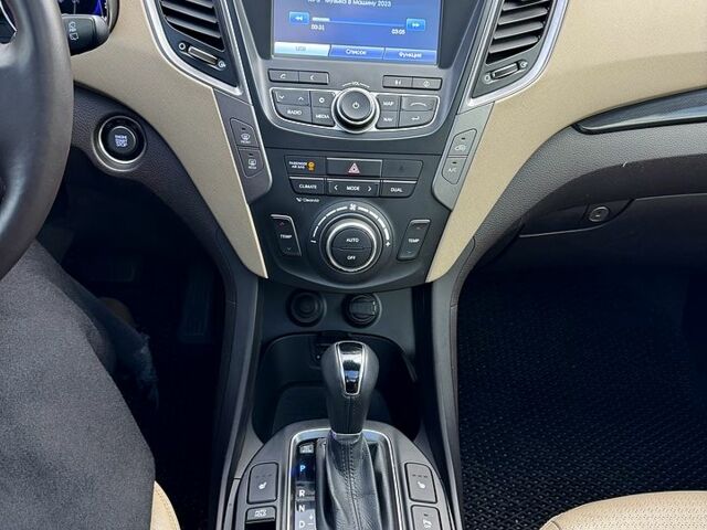 Білий Хендай Санта Фе, об'ємом двигуна 2.2 л та пробігом 66 тис. км за 20800 $, фото 7 на Automoto.ua