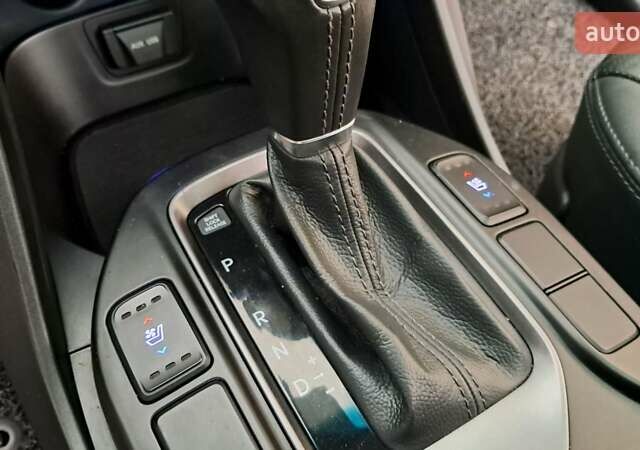 Белый Хендай Санта Фе, объемом двигателя 2 л и пробегом 183 тыс. км за 17300 $, фото 11 на Automoto.ua