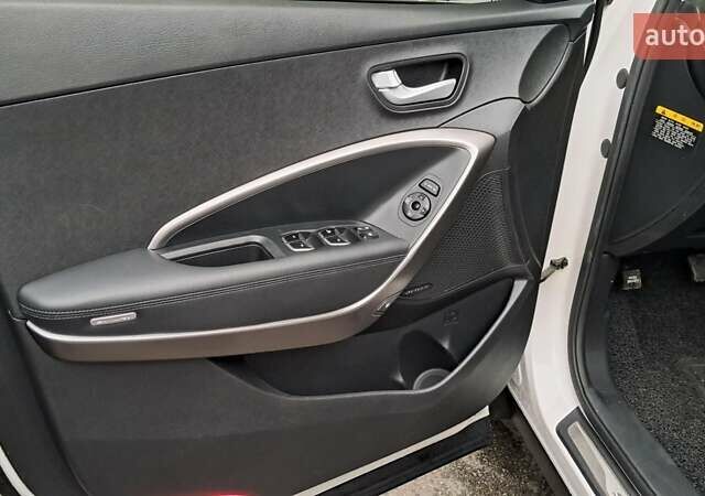 Белый Хендай Санта Фе, объемом двигателя 2 л и пробегом 183 тыс. км за 17300 $, фото 8 на Automoto.ua