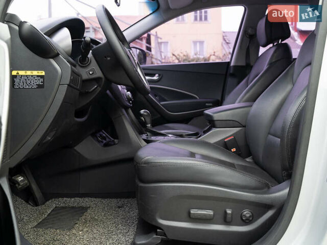 Хендай Санта Фе 2013 в Одессе на Automoto.ua Белый Хендай Санта Фе, объемом двигателя 2 л и пробегом 181 тыс. км за 15700 $, фото 23 на Automoto.ua