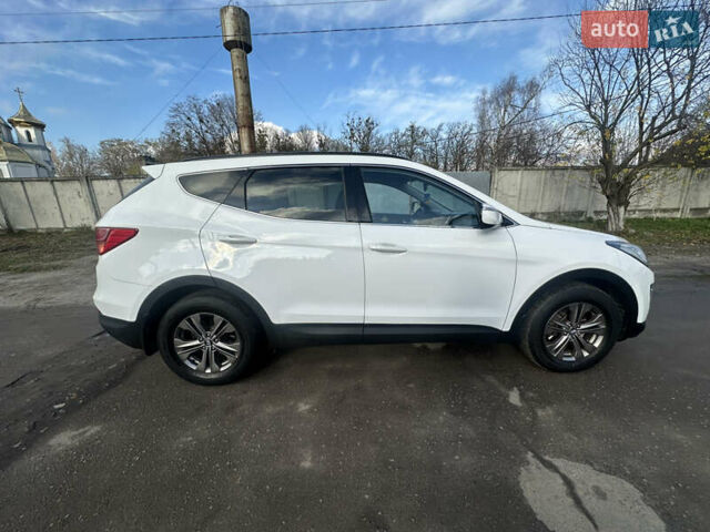 Белый Хендай Санта Фе, объемом двигателя 2.2 л и пробегом 123 тыс. км за 17300 $, фото 4 на Automoto.ua