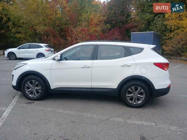 Хендай Санта Фе 2013 в Полтаве на Automoto.ua Белый Хендай Санта Фе, объемом двигателя 2.2 л и пробегом 123 тыс. км за 16999 $, фото 6 на Automoto.ua