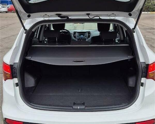 Білий Хендай Санта Фе, об'ємом двигуна 2.2 л та пробігом 212 тис. км за 16500 $, фото 7 на Automoto.ua