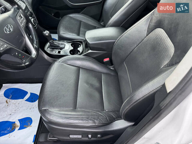 Білий Хендай Санта Фе, об'ємом двигуна 2.2 л та пробігом 185 тис. км за 17800 $, фото 19 на Automoto.ua