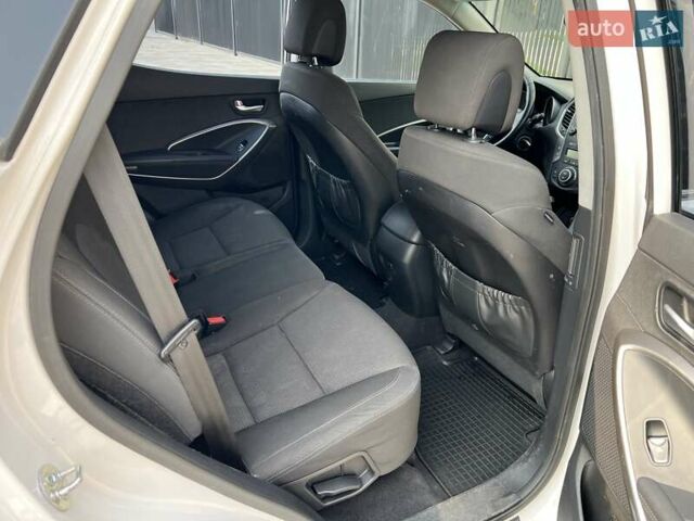 Білий Хендай Санта Фе, об'ємом двигуна 2.36 л та пробігом 249 тис. км за 14950 $, фото 10 на Automoto.ua