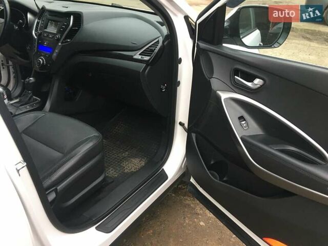 Белый Хендай Санта Фе, объемом двигателя 2.2 л и пробегом 160 тыс. км за 19900 $, фото 32 на Automoto.ua