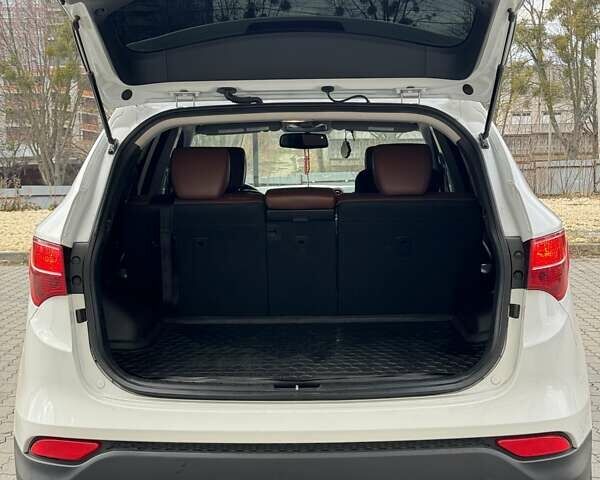 Белый Хендай Санта Фе, объемом двигателя 2 л и пробегом 160 тыс. км за 14500 $, фото 8 на Automoto.ua