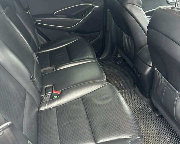 Белый Хендай Санта Фе, объемом двигателя 2.36 л и пробегом 193 тыс. км за 16800 $, фото 9 на Automoto.ua