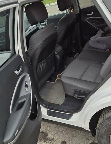 Білий Хендай Санта Фе, об'ємом двигуна 2.2 л та пробігом 212 тис. км за 16500 $, фото 12 на Automoto.ua