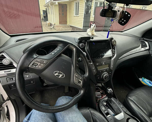 Белый Хендай Санта Фе, объемом двигателя 2.36 л и пробегом 193 тыс. км за 16800 $, фото 18 на Automoto.ua