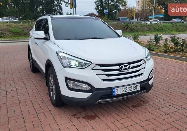 Белый Хендай Санта Фе, объемом двигателя 2.2 л и пробегом 235 тыс. км за 15500 $, фото 1 на Automoto.ua