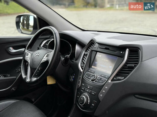 Белый Хендай Санта Фе, объемом двигателя 2.2 л и пробегом 185 тыс. км за 18900 $, фото 54 на Automoto.ua