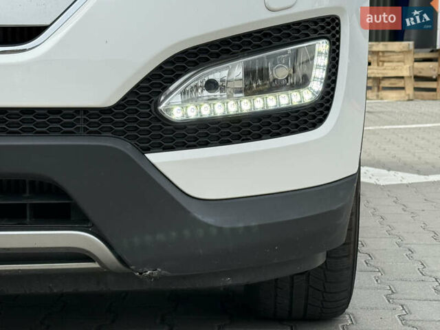 Белый Хендай Санта Фе, объемом двигателя 2.2 л и пробегом 167 тыс. км за 17450 $, фото 18 на Automoto.ua