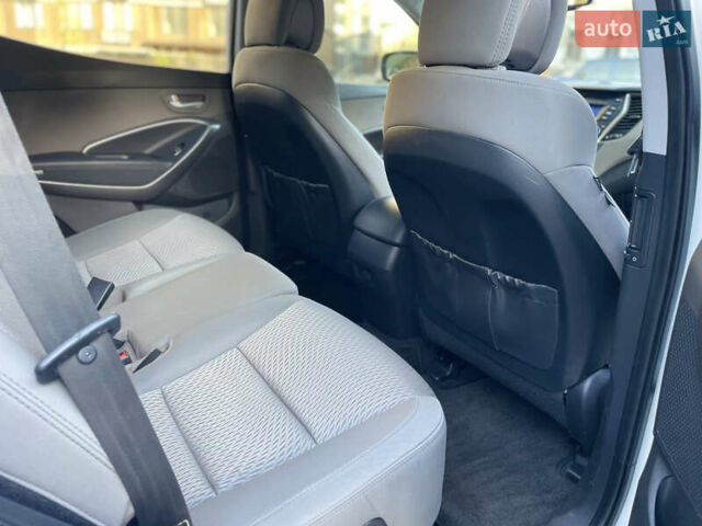 Белый Хендай Санта Фе, объемом двигателя 2.36 л и пробегом 141 тыс. км за 12350 $, фото 11 на Automoto.ua