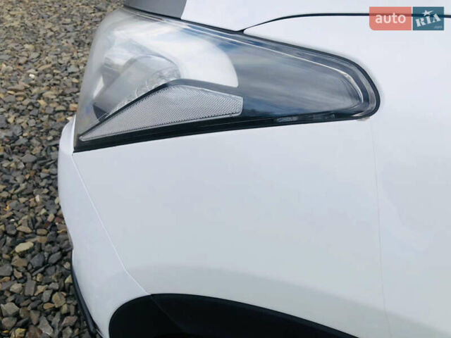 Белый Хендай Санта Фе, объемом двигателя 2.2 л и пробегом 209 тыс. км за 18500 $, фото 30 на Automoto.ua