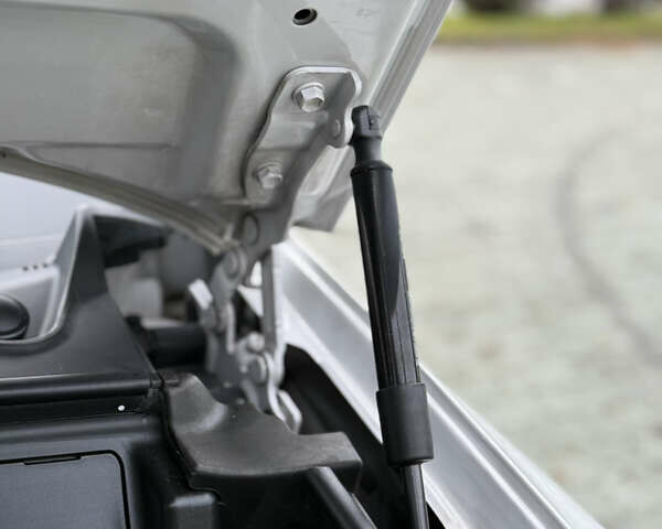 Белый Хендай Санта Фе, объемом двигателя 2.2 л и пробегом 185 тыс. км за 18700 $, фото 88 на Automoto.ua