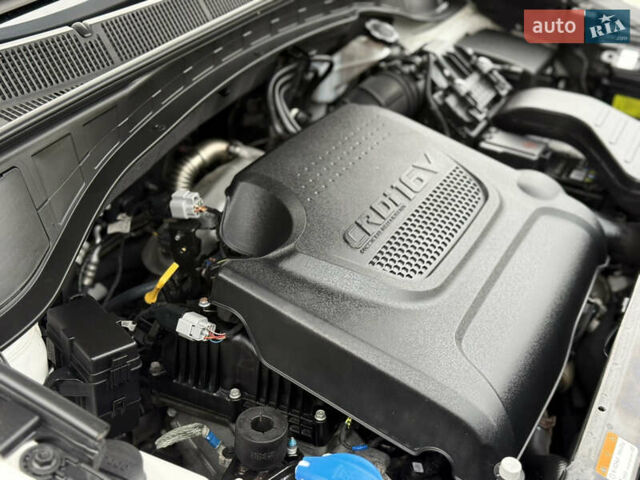 Белый Хендай Санта Фе, объемом двигателя 2.2 л и пробегом 185 тыс. км за 18700 $, фото 87 на Automoto.ua