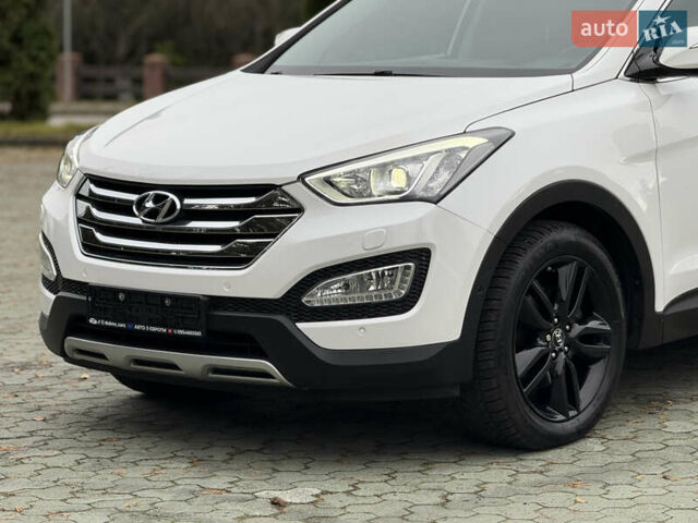 Белый Хендай Санта Фе, объемом двигателя 2.2 л и пробегом 185 тыс. км за 18700 $, фото 3 на Automoto.ua