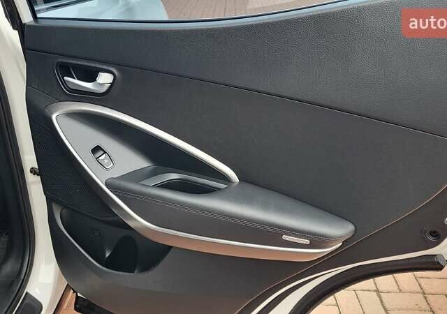 Белый Хендай Санта Фе, объемом двигателя 2.2 л и пробегом 235 тыс. км за 15500 $, фото 48 на Automoto.ua