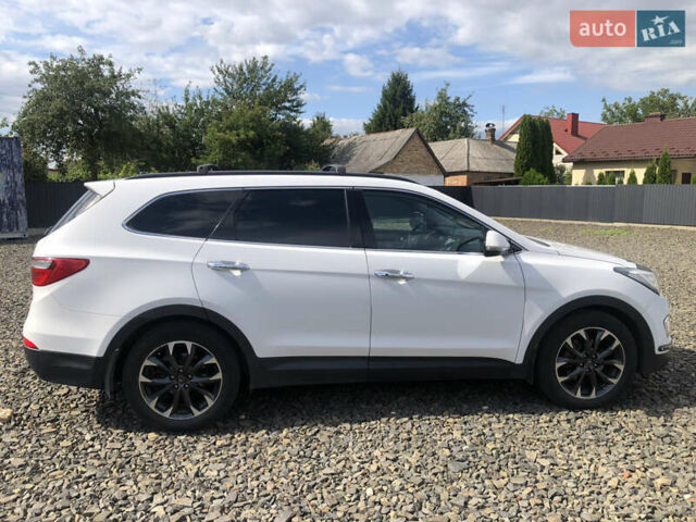 Белый Хендай Санта Фе, объемом двигателя 2.2 л и пробегом 209 тыс. км за 18500 $, фото 6 на Automoto.ua