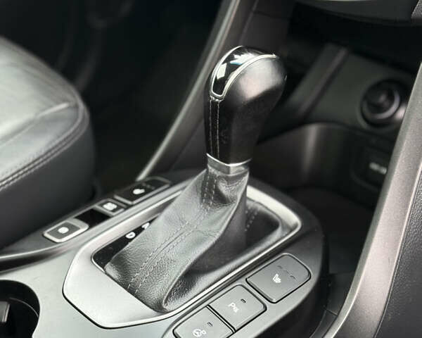 Белый Хендай Санта Фе, объемом двигателя 2.2 л и пробегом 185 тыс. км за 18900 $, фото 55 на Automoto.ua