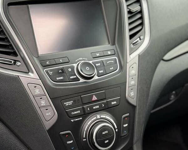 Белый Хендай Санта Фе, объемом двигателя 2.2 л и пробегом 185 тыс. км за 18900 $, фото 43 на Automoto.ua