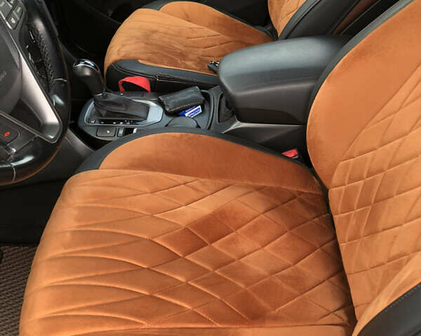 Белый Хендай Санта Фе, объемом двигателя 2.2 л и пробегом 209 тыс. км за 18500 $, фото 11 на Automoto.ua