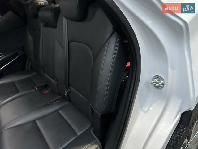 Белый Хендай Санта Фе, объемом двигателя 2 л и пробегом 110 тыс. км за 19200 $, фото 50 на Automoto.ua