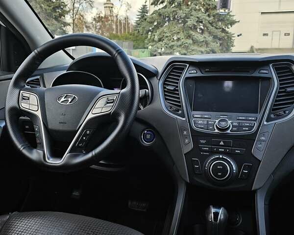 Белый Хендай Санта Фе, объемом двигателя 2 л и пробегом 270 тыс. км за 7000 $, фото 11 на Automoto.ua