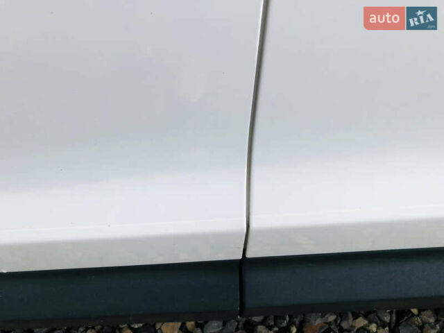 Белый Хендай Санта Фе, объемом двигателя 2.2 л и пробегом 209 тыс. км за 18500 $, фото 29 на Automoto.ua