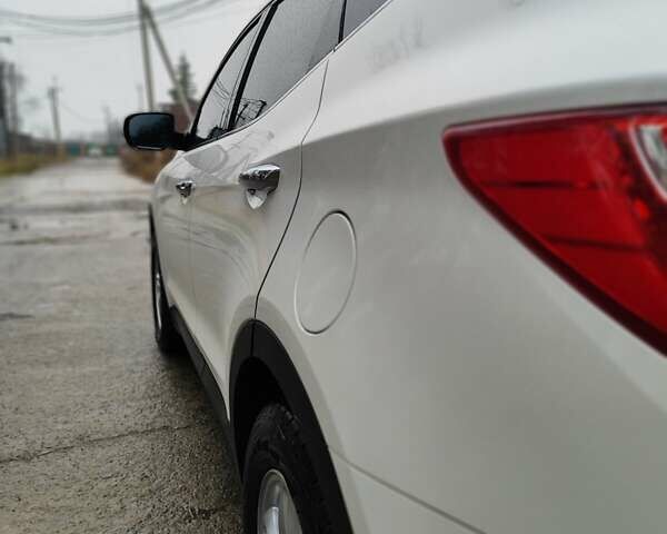 Белый Хендай Санта Фе, объемом двигателя 2.2 л и пробегом 78 тыс. км за 22999 $, фото 4 на Automoto.ua