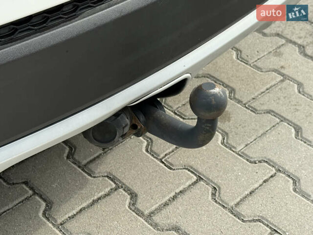 Белый Хендай Санта Фе, объемом двигателя 2.2 л и пробегом 167 тыс. км за 17450 $, фото 25 на Automoto.ua