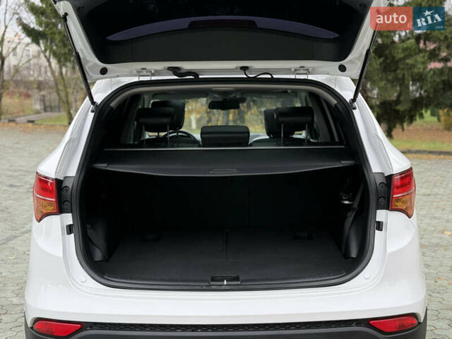 Белый Хендай Санта Фе, объемом двигателя 2.2 л и пробегом 185 тыс. км за 18700 $, фото 77 на Automoto.ua